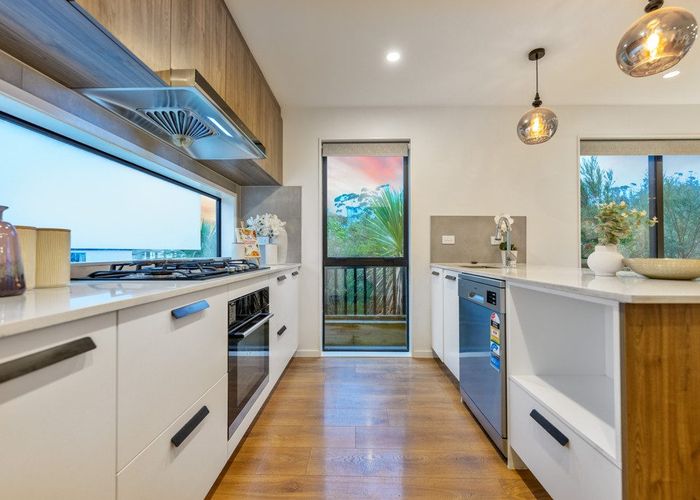  at 7 Kaimai Avenue, Massey, Auckland