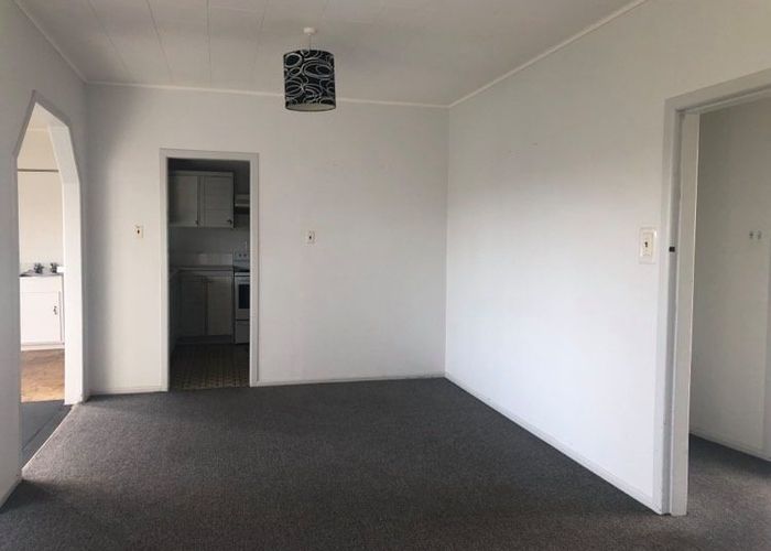  at 2/8 Coronation Road, Hillcrest, North Shore City, Auckland