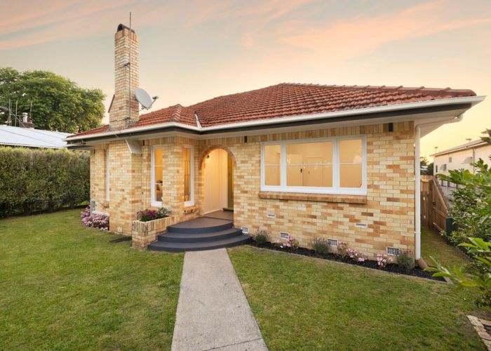  at 121 Galloway Street, Hamilton East, Hamilton, Waikato