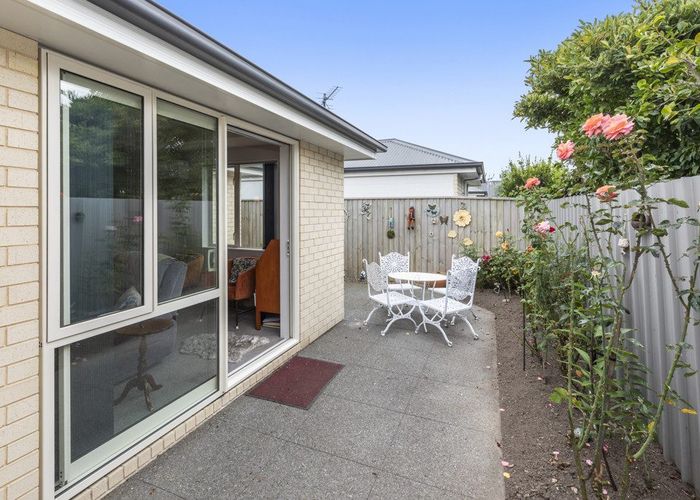  at 2/6 Nicholls Road, Halswell, Christchurch City, Canterbury