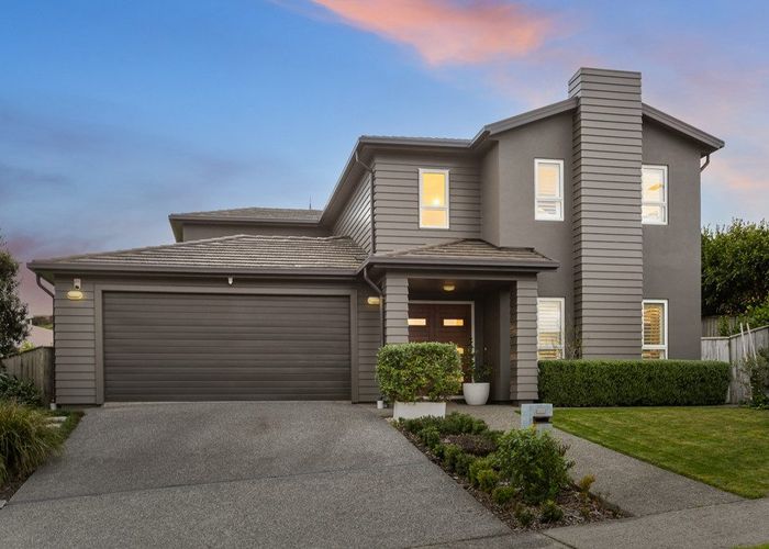  at 14 Paparoa Crescent, Aotea, Porirua, Wellington