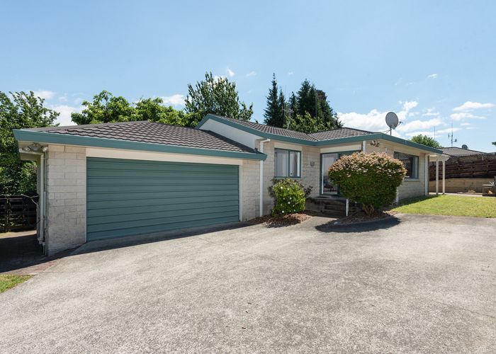  at 27 Redmond Street, Judea, Tauranga