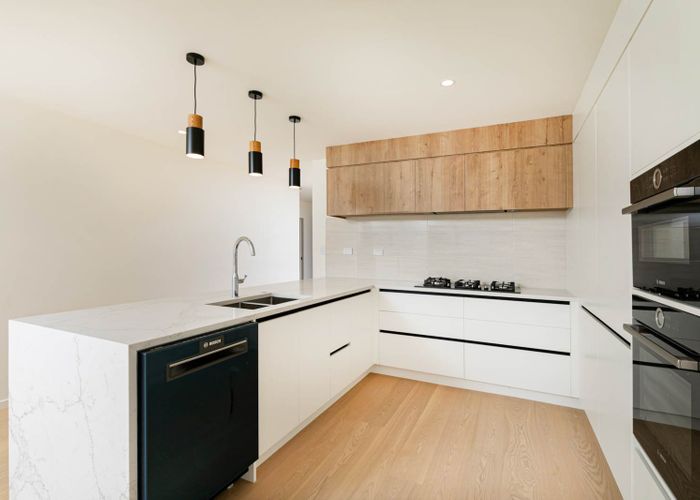  at 14C Howard Road, Northcote, Auckland