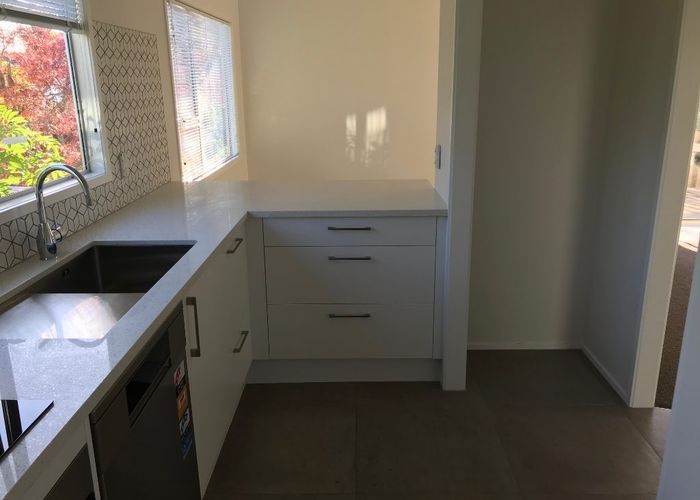  at 21 Meadowood Drive, Unsworth Heights, North Shore City, Auckland