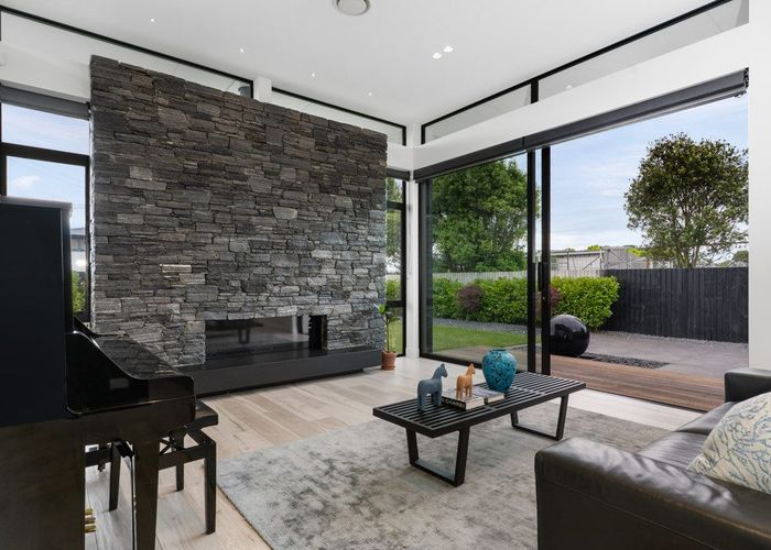  at 49 St Andrews Square, Strowan, Christchurch City, Canterbury