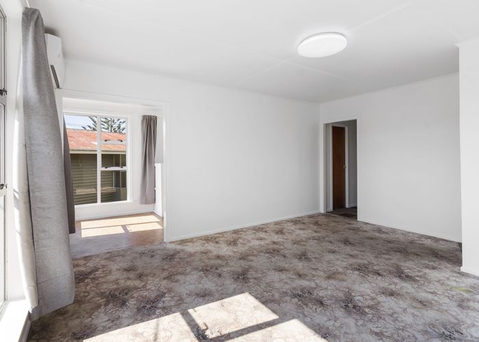  at 5 Westall Road, New Lynn, Auckland