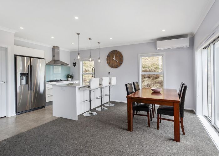  at 6 Canary Way, Whitby, Porirua