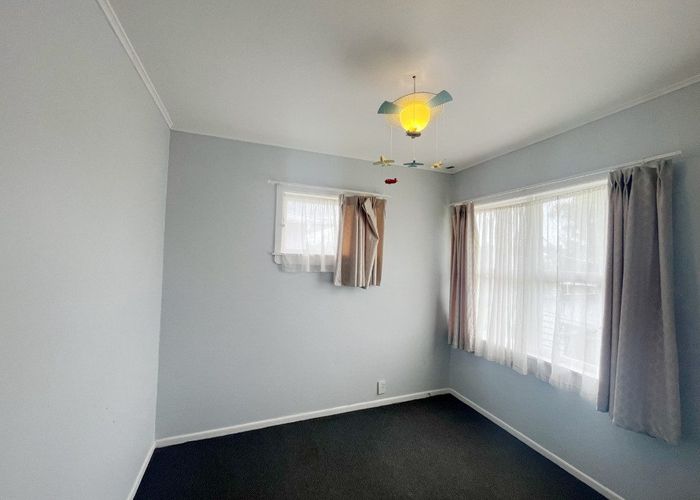  at 9 Reiman street, New Lynn, Waitakere City, Auckland