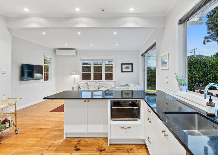  at 15 Alberta Street, Point Chevalier, Auckland City, Auckland