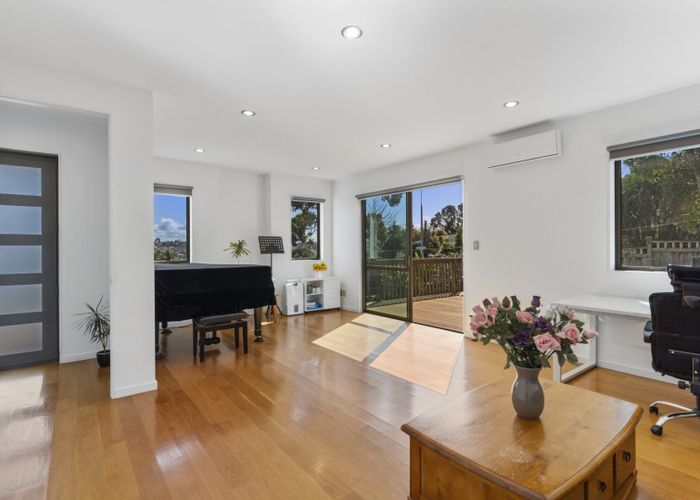  at 12A Blakeborough Drive, Forrest Hill, Auckland