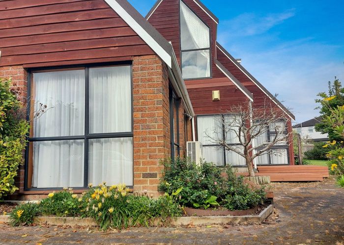  at 7 Sunrise Lane, Te Atatu South, Waitakere City, Auckland