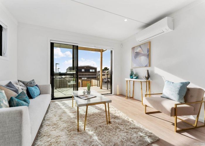  at 8A James Laurie Street, Henderson, Auckland