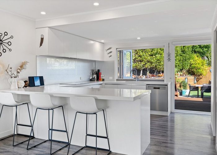  at 35 Hawkins Street, Meadowbank, Auckland