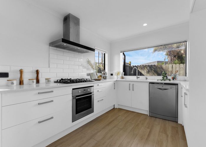  at 9 Parkstone Place, Favona, Auckland