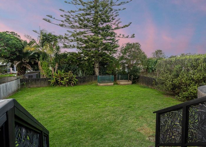  at 32 Holiday Road, Stanmore Bay, Rodney, Auckland