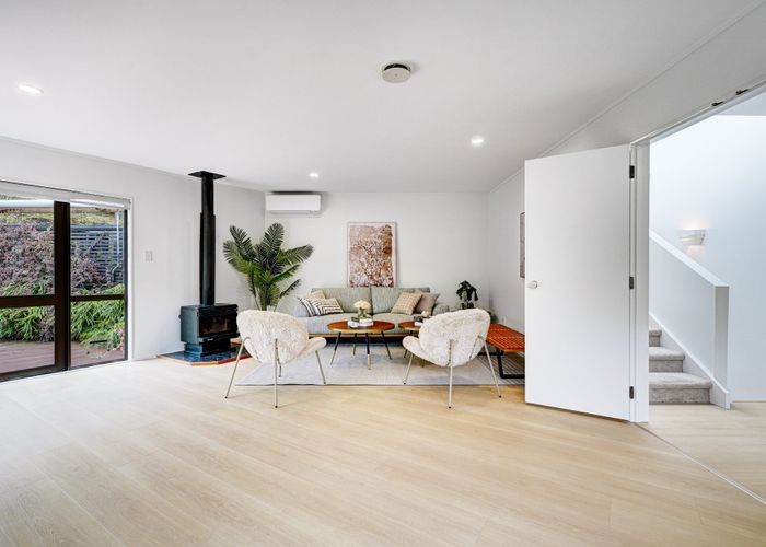  at 8 Stitchbird Close, Murrays Bay, North Shore City, Auckland