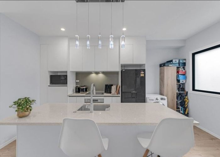  at 9D Epping Road, Henderson, Waitakere City, Auckland