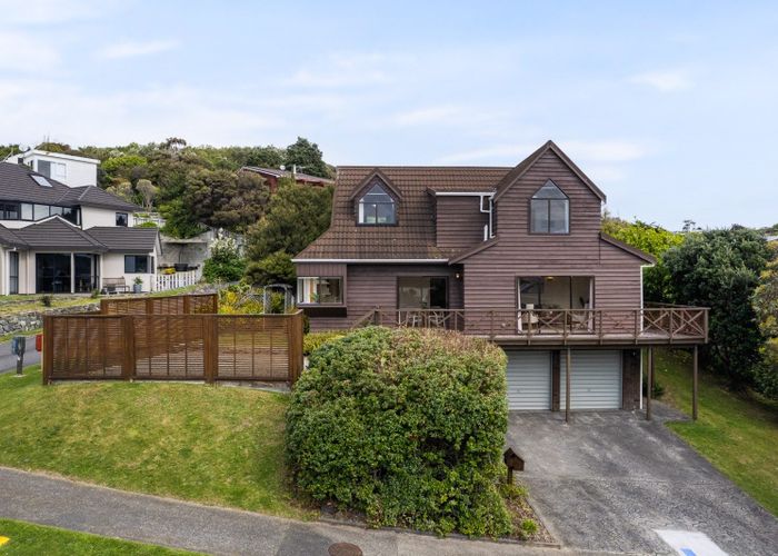  at 16 The Crowsnest, Whitby, Porirua