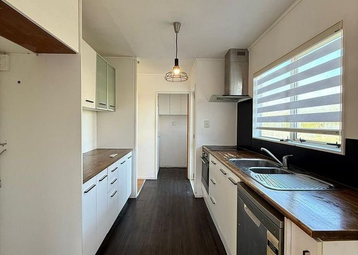  at 10 Rook Place, Unsworth Heights, North Shore City, Auckland