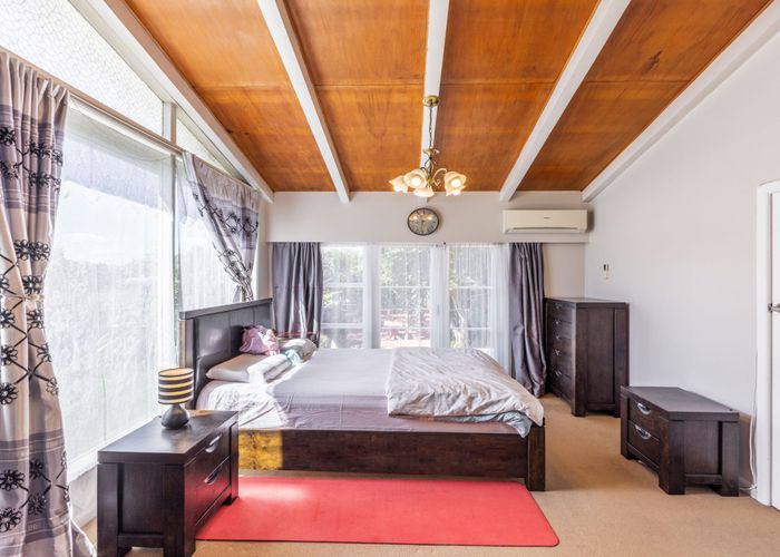  at 15 Clark Place, Hillcrest, Hamilton