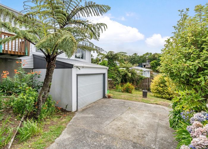  at 6 Eastview Grove, Normandale, Lower Hutt