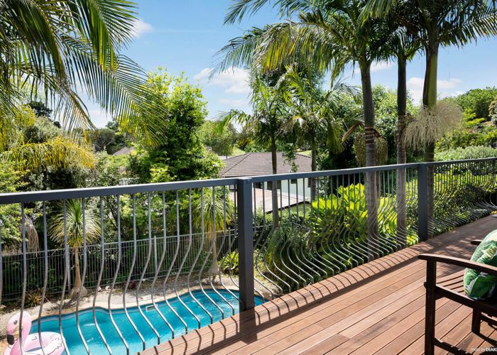  at 9 Kingussie Place, Highland Park, Auckland