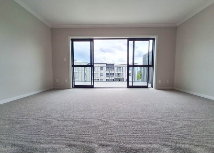  at 205/2 Gracechurch Drive, Flat Bush, Manukau City, Auckland