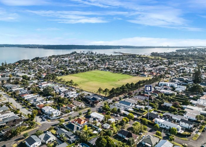  at 17 Pelham Avenue, Point Chevalier, Auckland City, Auckland
