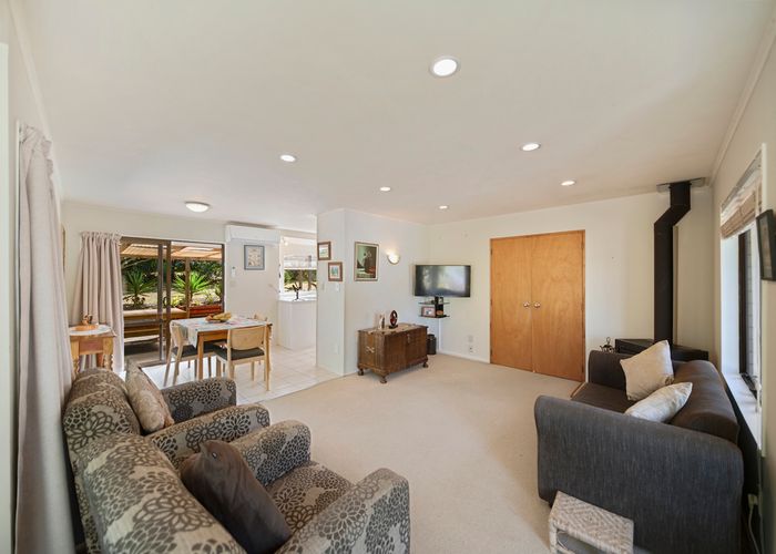  at 2/214 Moore Street, Howick, Auckland