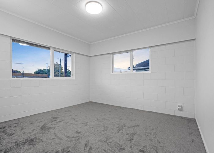  at 15 Burbridge Road, Favona, Auckland