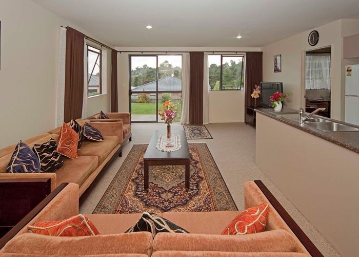  at 52 Woodbank Drive, Glen Eden, Auckland
