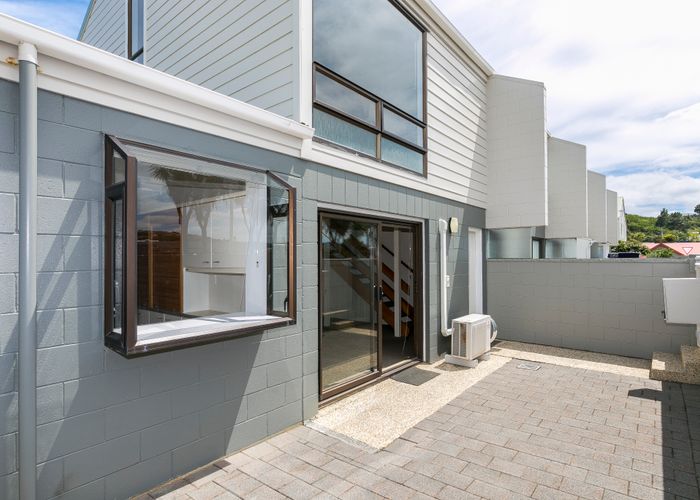  at 22/4 Dr Taylor Terrace, Johnsonville, Wellington