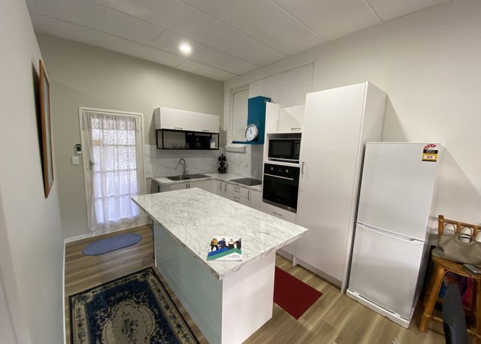  at 32 Nile Road, Kelston, Waitakere City, Auckland