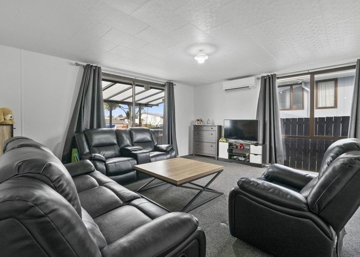 at 1/62 Othello Drive, Clover Park, Auckland