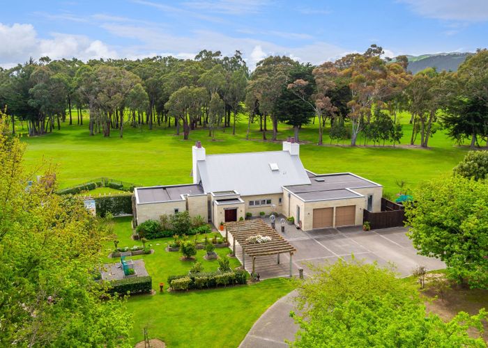 Free property data for 107 Oxford Street, Martinborough homes.co.nz