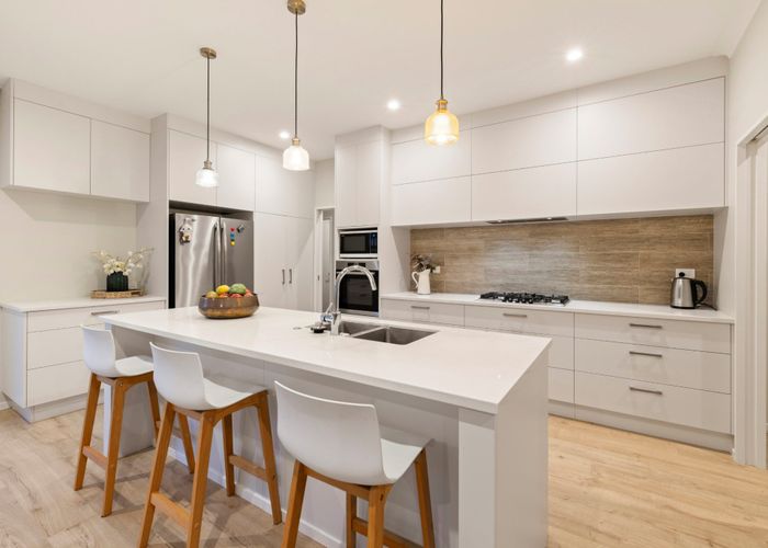  at 33 Nightingale Road, Flat Bush, Auckland