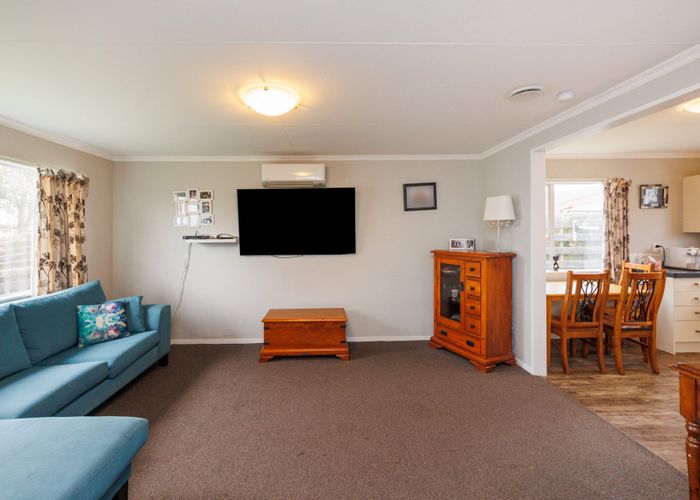  at 8 Suzanne Grove, Kelvin Grove, Palmerston North