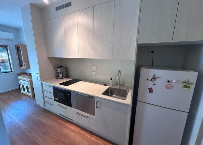  at 81/92 Bush Road, Albany, North Shore City, Auckland