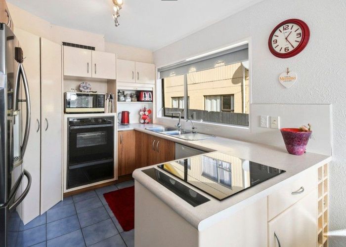  at 2 Garfield Road, Helensville, Rodney, Auckland