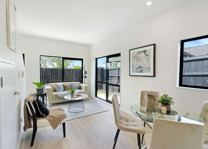  at 8/24 Andrew Road, Howick, Manukau City, Auckland