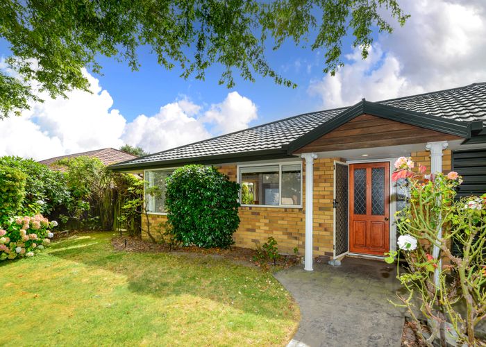  at 21 Villa Grove, Ilam, Christchurch