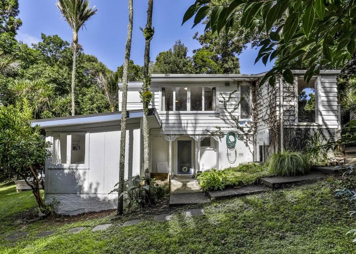  at 22 Hollywood Avenue, Titirangi, Auckland