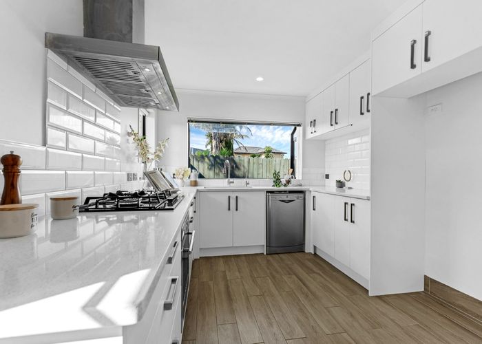  at 9 Parkstone Place, Favona, Auckland