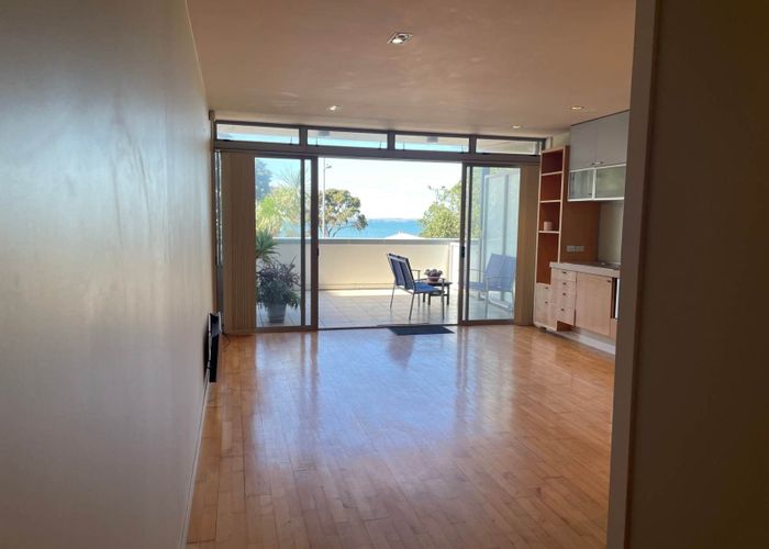  at 9/6 Beach Front Lane, Browns Bay, North Shore City, Auckland
