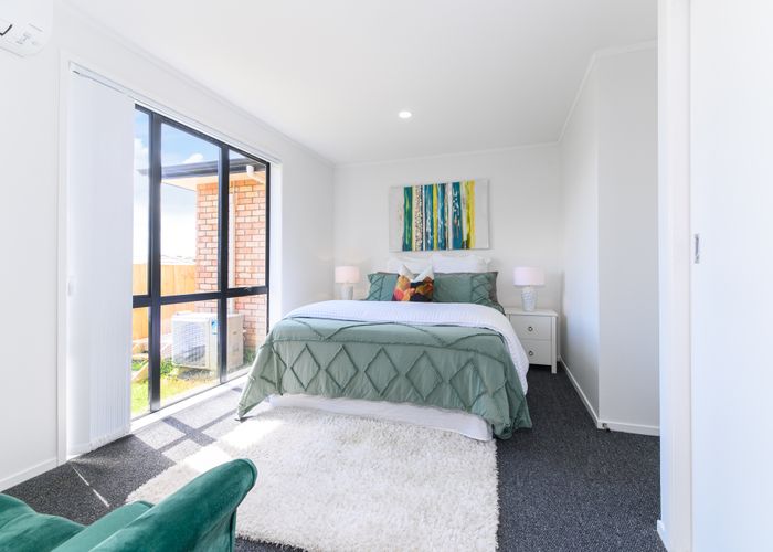  at 8 Dovey Place, Massey, Auckland