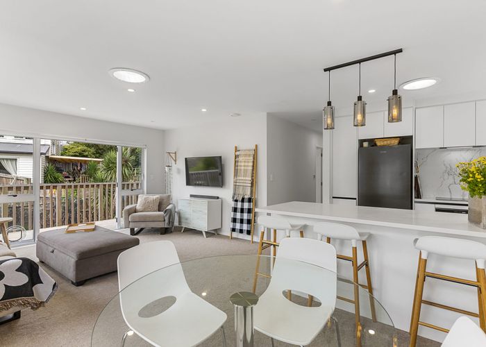  at 2/58 Botany Road, Botany Downs, Manukau City, Auckland