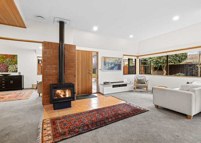  at 2/6 Chepstow Avenue, Fendalton, Christchurch City, Canterbury