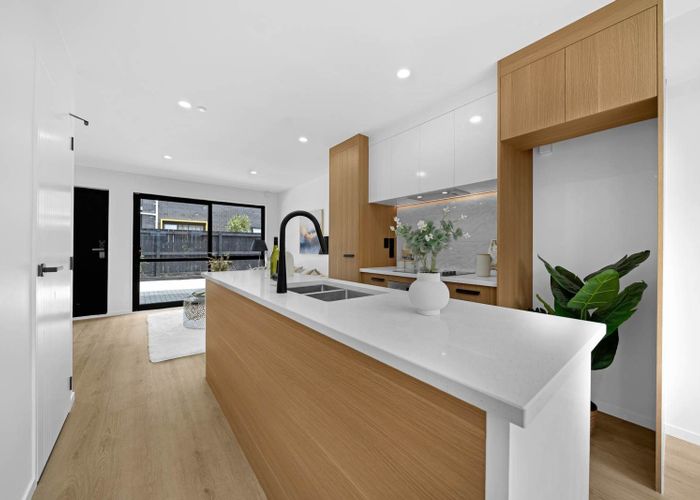  at Lot 4/525 Massey Road, Mangere, Manukau City, Auckland