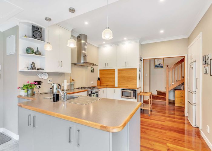  at 6 Awatea Terrace, Hokowhitu, Palmerston North, Manawatu / Whanganui