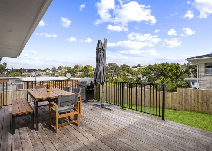  at 2/60 Chartwell Avenue, Glenfield, North Shore City, Auckland